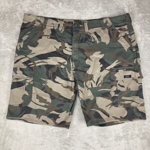Wrangler Relaxed Fit Camo Cargo Shorts Mens Size‎ 46 Casual Outdoor